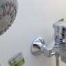 ВидимаУно смеситель для ванны/душа, керамический переключатель, установка на стену, прямоугольный поворотный излив 320мм, лейка 70мм, держатель, шланг 1500мм, хром BA320AA