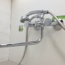 ВидимаКвадро смеситель для ванны/душа двуручковый с аксессуарами, трубчатый излив 320мм, керамический переключатель, хром Vidima BA346AA ВидимаКвадро смеситель для ванны/душа двуручковый с аксессуарами, трубчатый излив 320мм, керамический переключатель, хром Vidima BA346AA